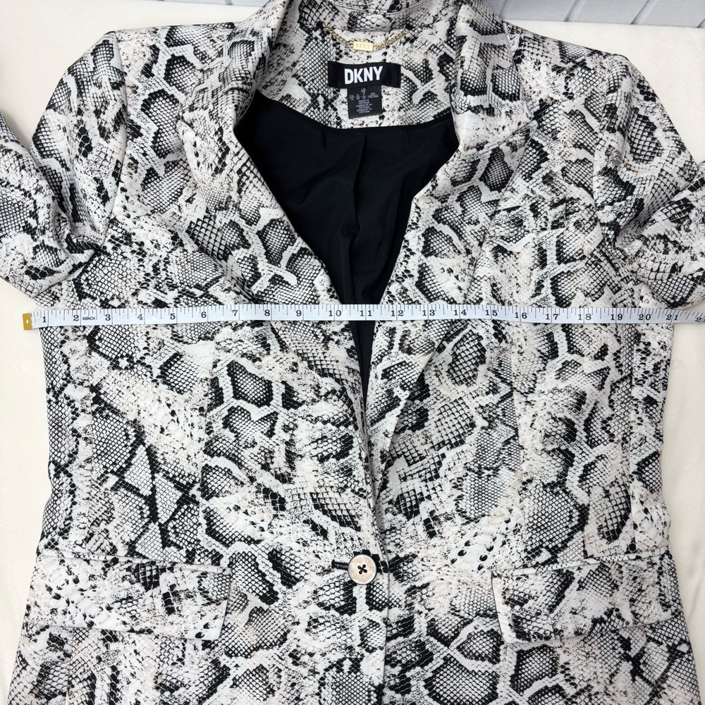 DKNY Women's Snake Print Blazer Black and White Size 10 - Picture 6 of 14